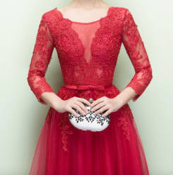 Donna Bridal romantické plesové šaty s krajkovým výstřihem do V a 3/4 rukávy kód 202 - Červená