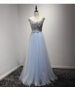 Donna Bridal dlouhé elegantní večerní šaty na ples s výstřihem do V kód 236 - Modrá nebeská