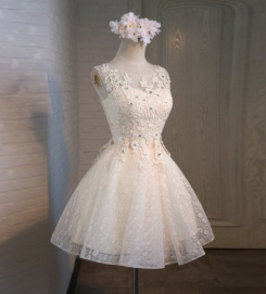 Donna Bridal krajkové koktejlové šaty kód 253 - Šampaň