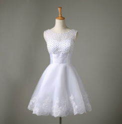 Donna Bridal koktejlové šaty na svatbu nebo do společnosti s perličkami a krajkou kód 260 - Bílá