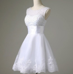 Donna Bridal koktejlové šaty na svatbu nebo do společnosti s perličkami a krajkou kód 260 - Bílá