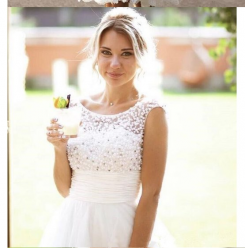 Donna Bridal koktejlové šaty na svatbu nebo do společnosti s perličkami a krajkou Bílá Velikost 34 kód 260