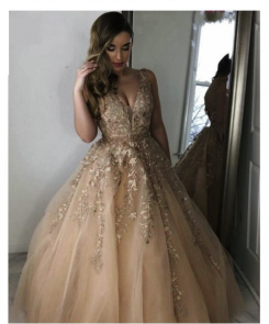 Donna Bridal Luxusní plesové & společenské šaty s krajkou, kamínky a šněrováním na zádech – ball gown silueta kód 154