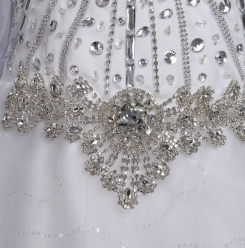 Donna Bridal decorated and glittering wedding dress with an original skirt + oval cutout on the train code 94 - Ivory