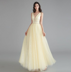 Donna Bridal plesové šaty s hlubokým výstřihem a s originálně zdobenou sukní kód 313 - Žlutá