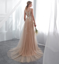 Donna Bridal romantické šaty s krajkovým živůtkem a s hvězdičkami na sukni Šampaň Velikost 40 kód 336