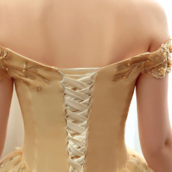 Donna Bridal společenské a plesové šaty s krajkou a perličkami kód 371 - Zlatá