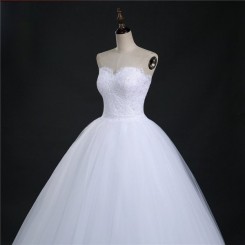 Donna Bridal plesové šaty s tylovou sukní a krajkovým živůtkem Bílá Velikost 32 kód 383