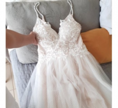 Donna Bridal skladem boho svatební šaty s krásně zdobenou sukní a krajkovým živůtkem kód 391 - Šampaň