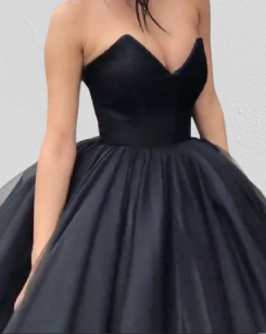 Donna Bridal princeznovské plesové šaty se svůdným výstřihem do V kód 424 - Černá