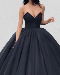 Donna Bridal princeznovské plesové šaty se svůdným výstřihem do V kód 424 - Černá