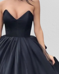 Donna Bridal princeznovské plesové šaty se svůdným výstřihem do V kód 424 - Černá